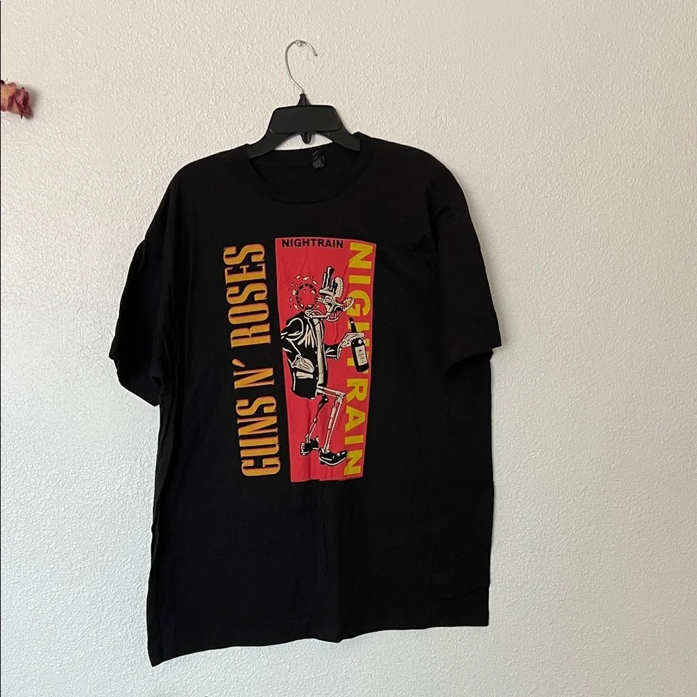 Rare Black Graphic Guns N Roses 2016 Tour T-Shirt - Picture 1 of 5